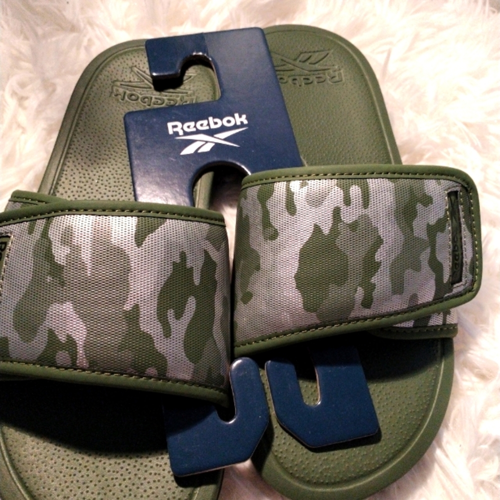 Reebok Classic Slides Camo Army Green Youth Size 5.